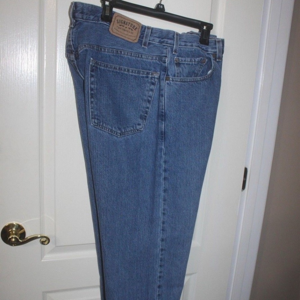 Levi Strauss Signature denim blue jeans classic 5 pocket style size 42 X 30 …